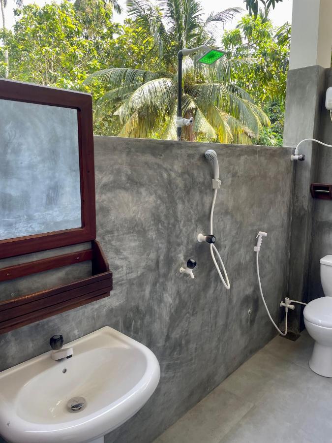 Jungle Escape Hiriketiya Hotell Dikwella Exteriör bild