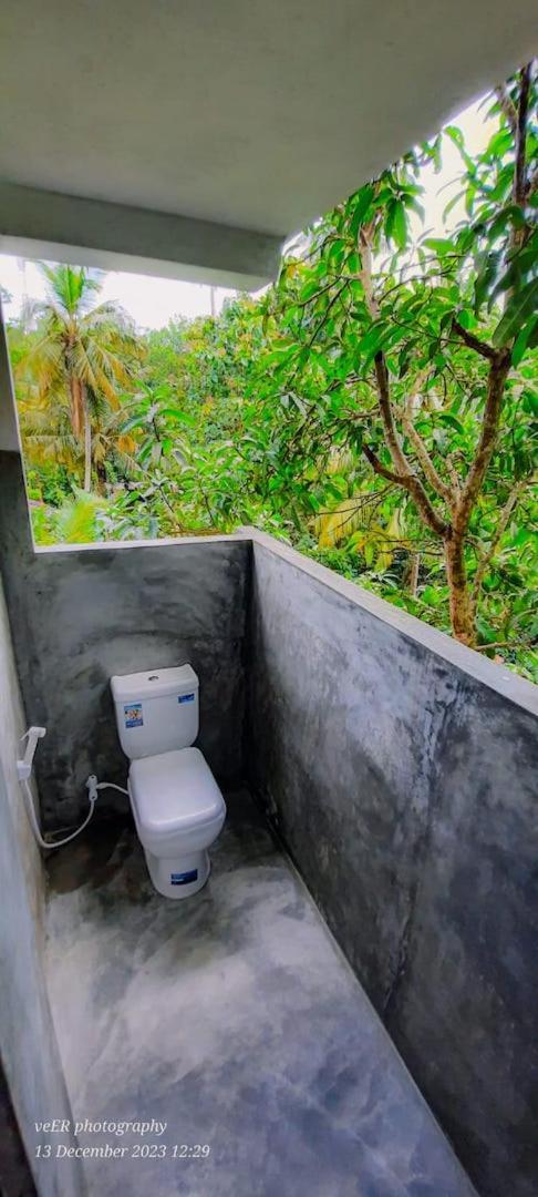 Jungle Escape Hiriketiya Hotell Dikwella Exteriör bild